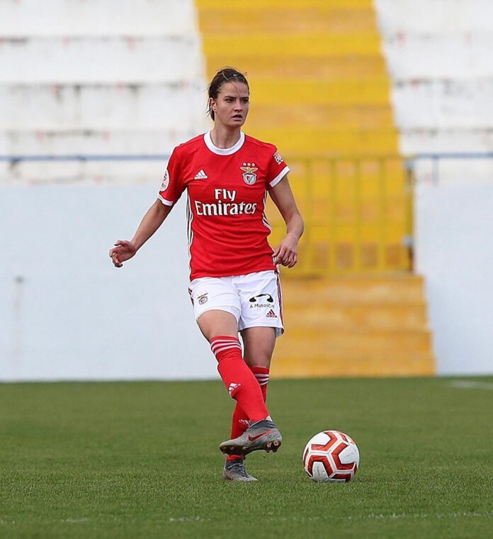 Caroline Van Slambrouck